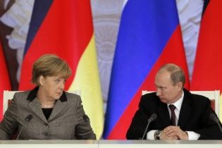 Financial Times написала шокуючі подробиці таємних переговорів Меркель і Путіна в Австралії