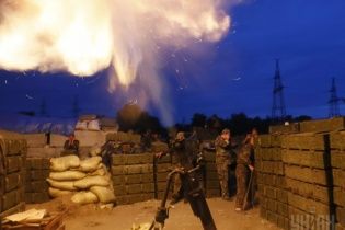 У Донецьку триває запеклий бій: терористи стріляють з мінометів