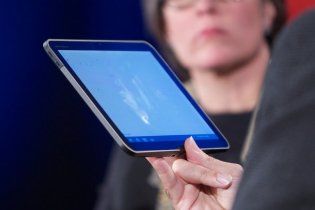 500 шкіл цього року перейдуть на навчання на планшетах