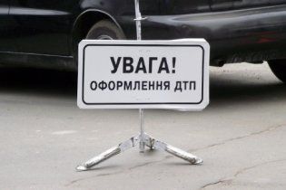 В Кривом Роге BMW с семьей в салоне слетел в реку