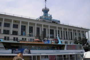 Столичний річковий вокзал перероблять на розважальний центр до Євро-2012