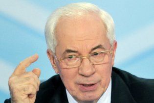 Холодна зима завадила Азарову покращити економіку