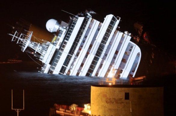 Затонулий лайнер Costa Concordia_13