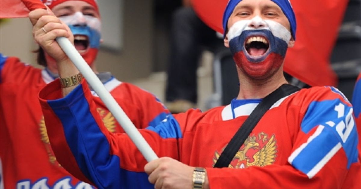 Россияне не любят США и Украину, но хотят хороших отношений с Западом - опрос