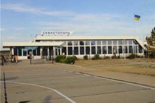 В Севастополі невідомі захопили злітну смугу аеропорту "Бельбек" - ЗМІ