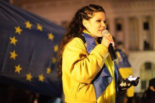 Руслана обвинила власть в том, что она "не слышит Майдан" и "подарила" Крым Путину