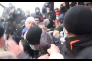 Появилось видео жестокого избиения волынского губернатора