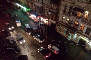 В центре Киева неизвестные расстреляли мужчину и украли у него сумку