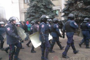 Близько тисячі протестувальників Євромайдану в Одесі пішли до ОДА
