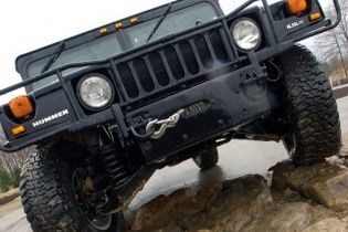 В Украину прибыла очередная партия Hummer для армии