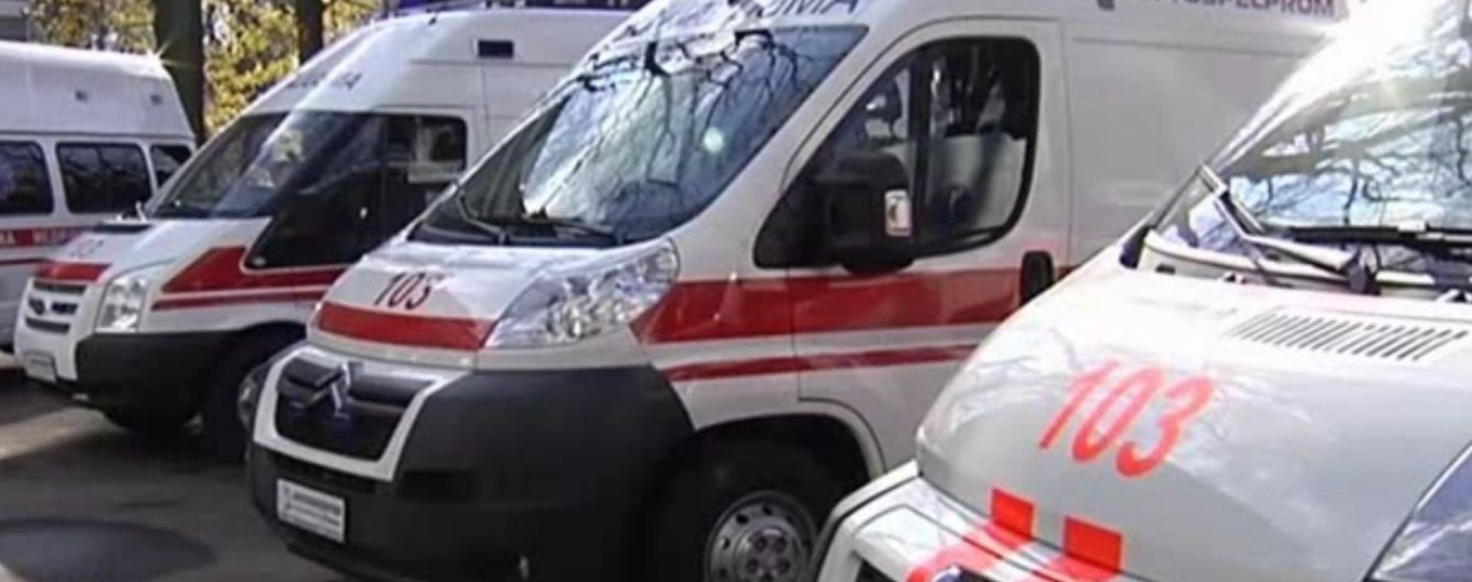 Во Львове мужчина выбросился из окна поликлиники