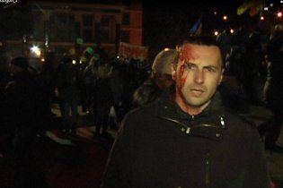 В Михайловский собор, где скрывались раненные после штурма Евромайдана, идет отряд милиции