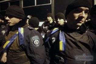 У Черкасах правоохоронці знесли намет активістів та розігнали Євромайдан під облдержадміністрацією