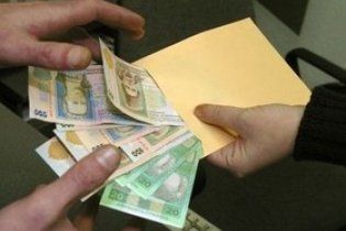 Єдиний соцвнесок із зарплат скорочують у 2,5 разу – Порошенко підписав закон