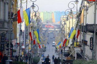 В Польше в поддержку Евромайдана улицы украсили украинскими флагами