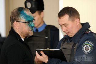 Власенка знову облили зеленкою