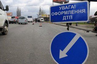 Ночью в Измаиле Mercedes протаранил ж/д вокзал - трое погибших