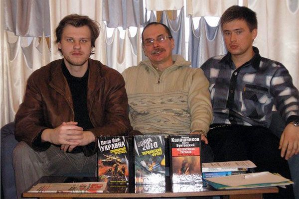 Книги "Війна 2010. Український фронт", "Поле бою - Україна. Зламаний тризуб", "Незалежна Україна. Крах проекту"