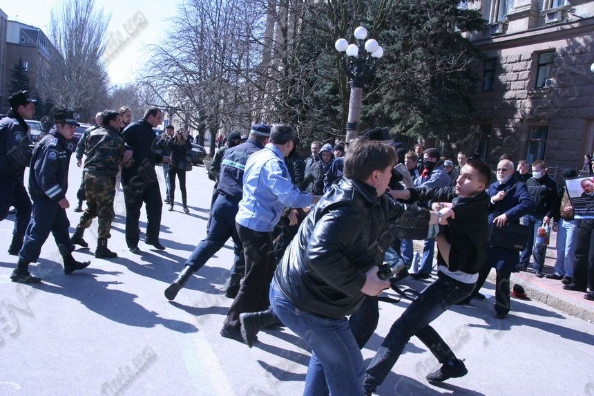 Миколаїв, бійка, пікет проти Табачника