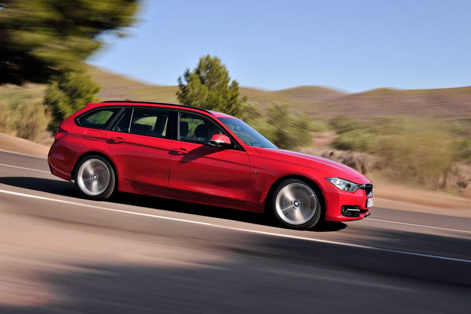 BMW рассекретили новый универсал 3-Series_1