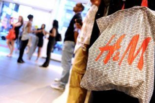 H&M будет принимать ношеную одежду