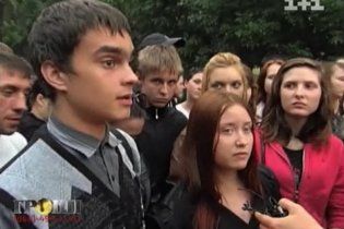 Регіонали кинули "захисників" російської мови на 30 тис. грн