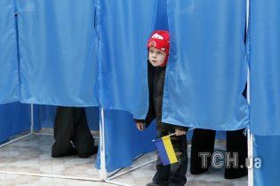 На виборах 2012 Порошенко, Ляшко та Колесніченко перемагають у своїх округах