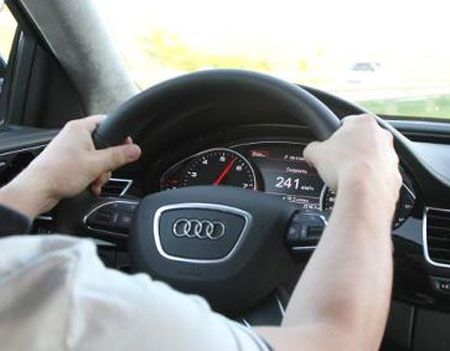 Владислав Лук’янов за кермом Audi