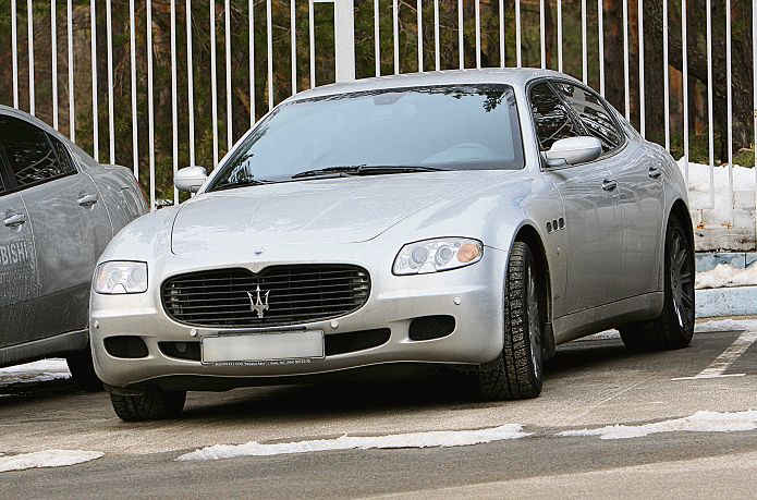 Maserati Quattroporte Милевского подожгли в центре Киева_1