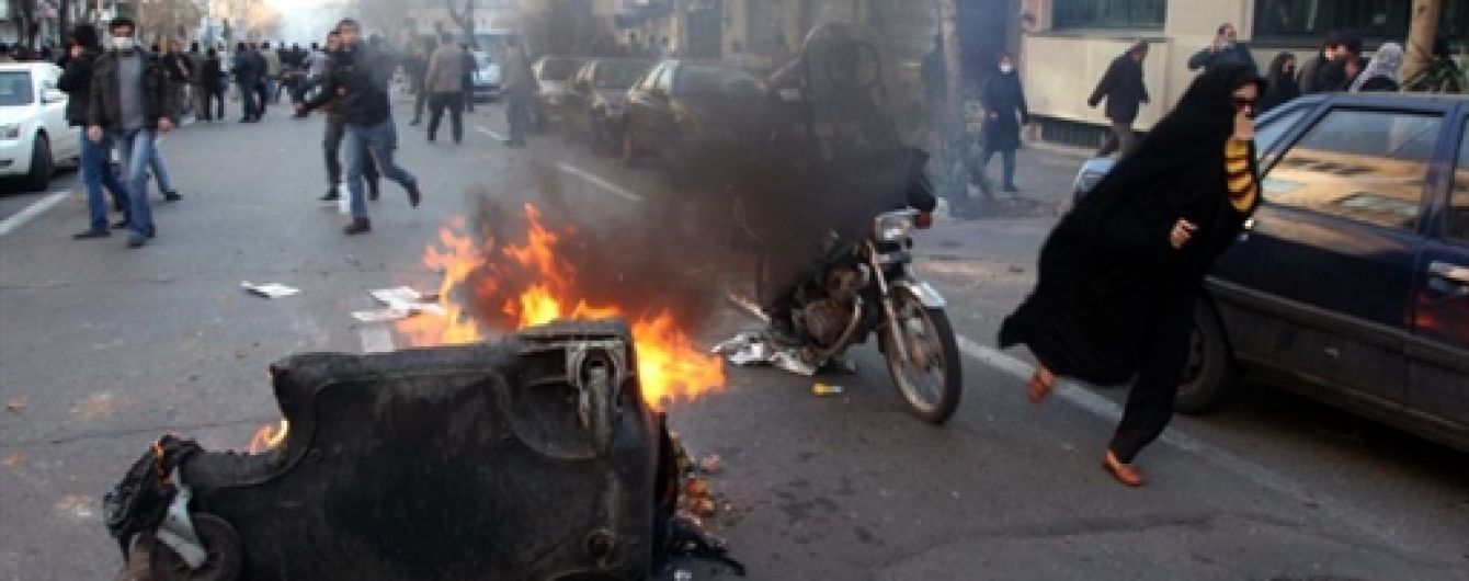 В Тегеране в результате столкновений с суфийской общиной погибли полицейские