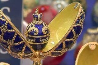 Таможенники устроили выставку копий яиц Фаберже