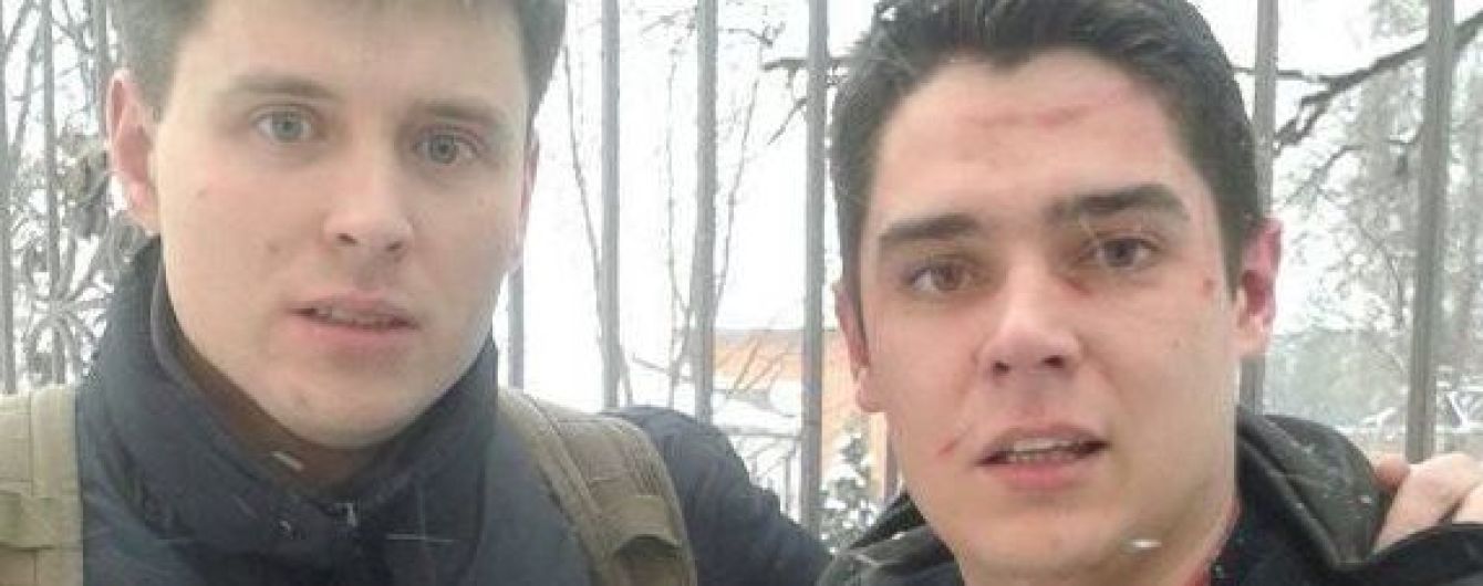 Активісти поскаржилися, що їх побили і спустили з 4-го поверху за вигуки "сепаратист" Труханову