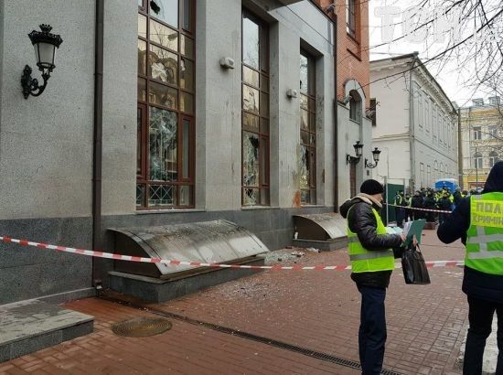 У Порошенка назвали неприйнятним напад на "Росспівробітництво" у Києві