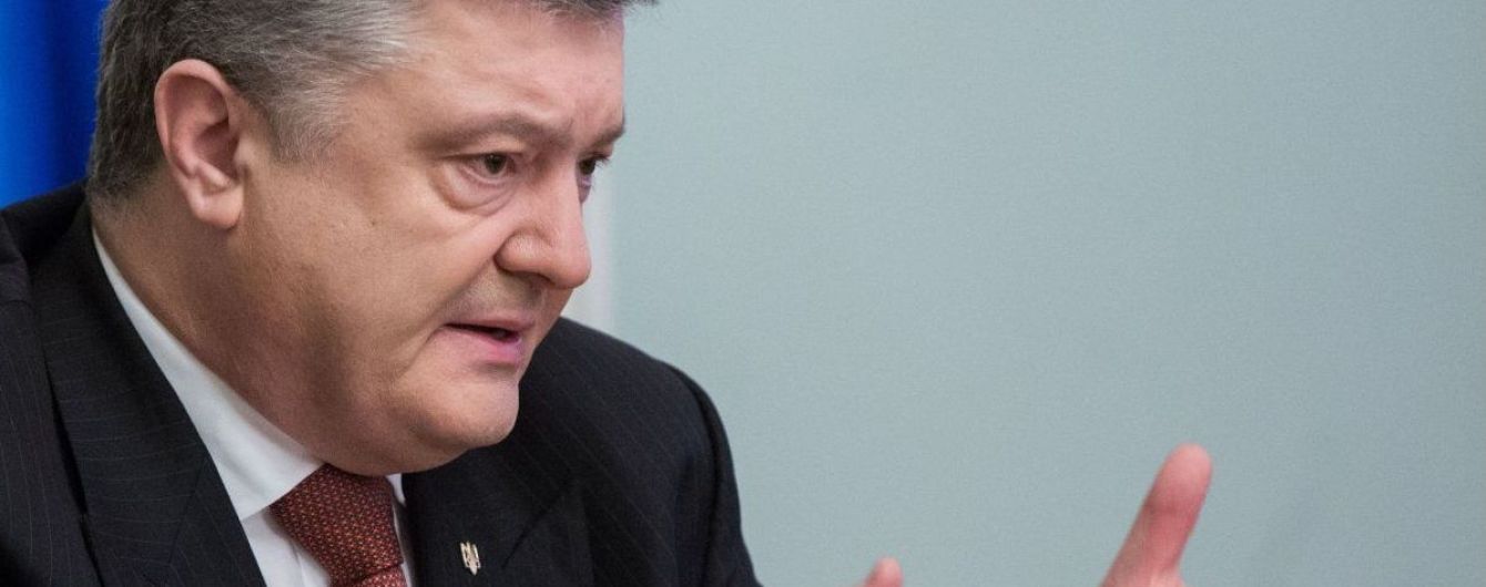 "Маленькие зеленые человечки" и обстрелянное авто. Порошенко рассказал о событиях в Крыму и на Донбассе в 2014-м