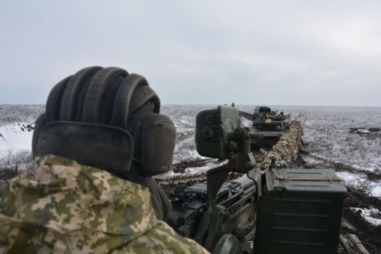 На Донбасі загинув український військовий, ще двоє поранені. Хроніка АТО