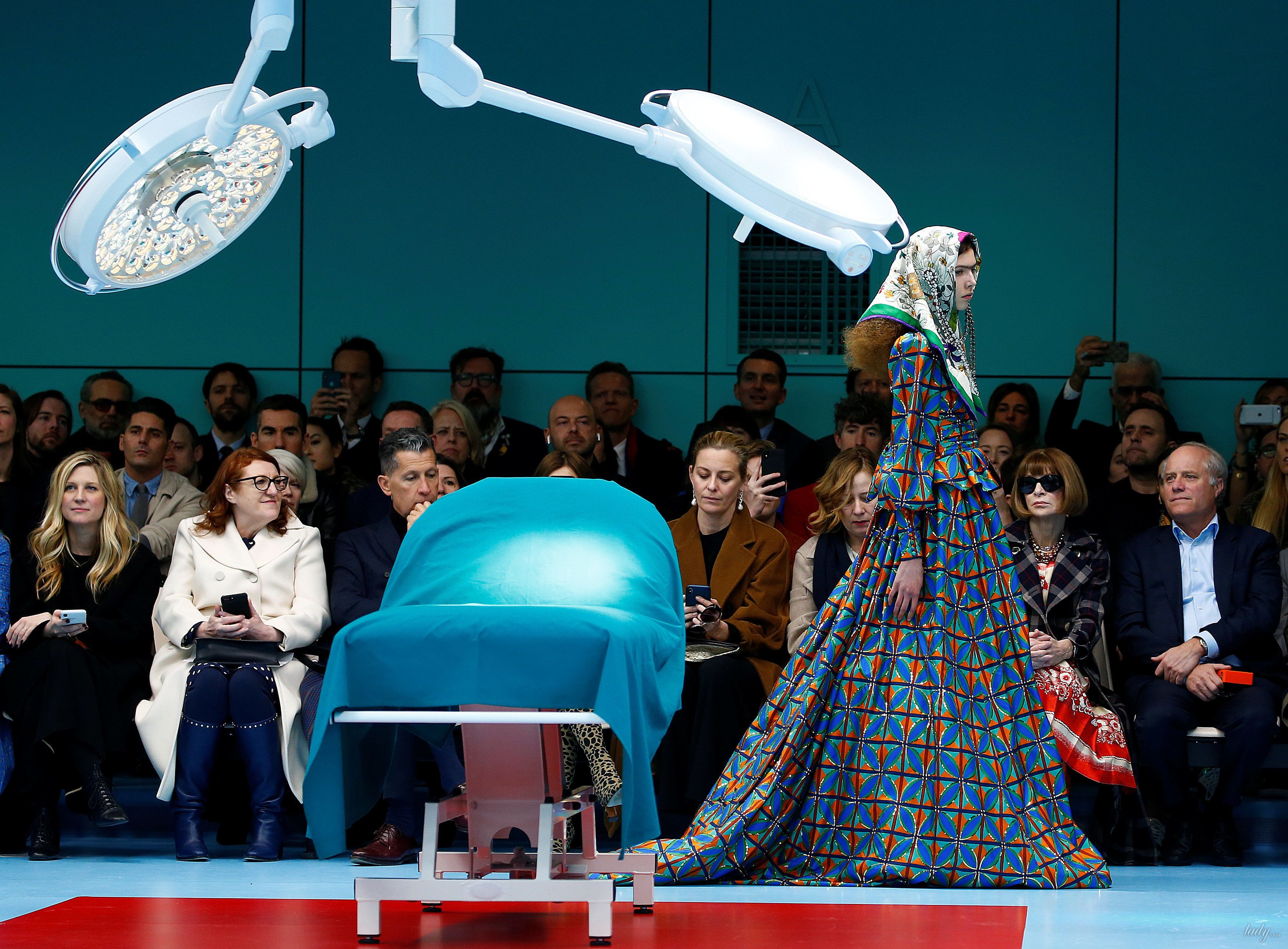 Показ коллекции бренда Gucci в Милане_29