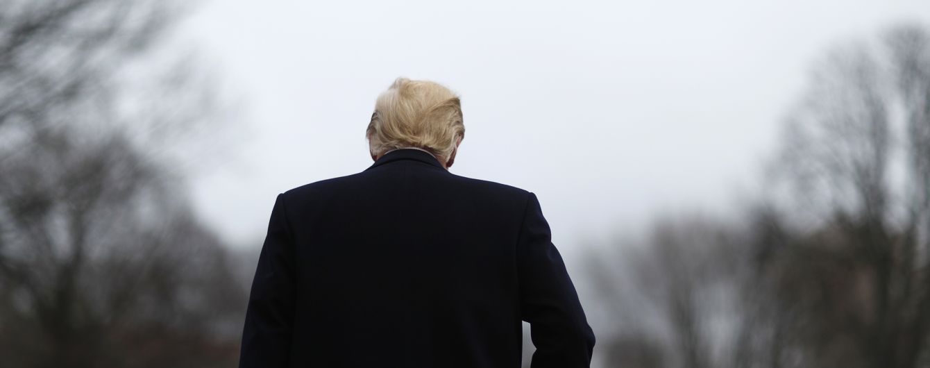 "Врала на благо шефа": от Трампа ушла директор по вопросам коммуникаций
