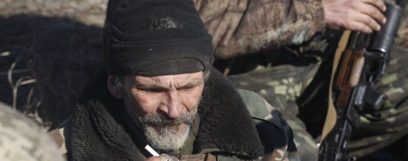 Гройсман рассказал, когда военные получат повышенные пенсии