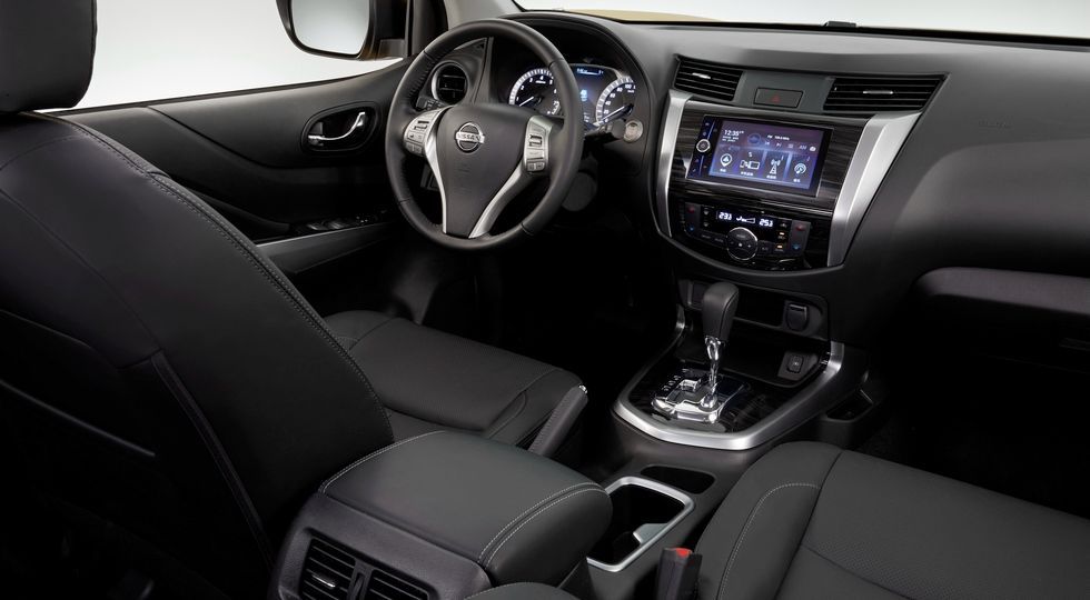 Nissan Terra_салон