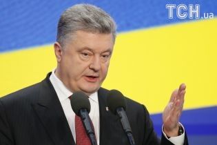 Порошенко розповів, як з Меркель і Макроном "дотиснув" Путіна встановити перемир'я на Донбасі