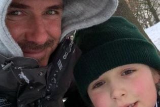 Снегопад в Лондоне: Дэвид Бекхэм с детьми покатался на санках