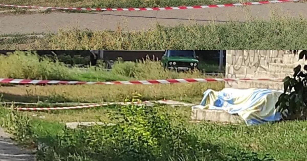 Трималася за балкон, кликала на допомогу і чіплялася ногами: в Донецькій області жінка впала з дев'ятого поверху (фото)