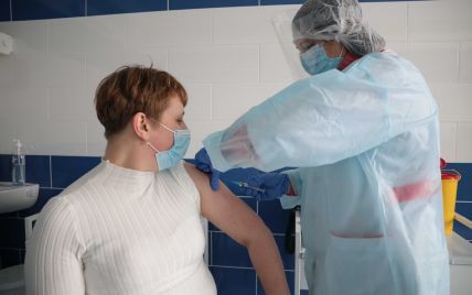 Вакцинация в Украине: сколько людей уже получили прививки