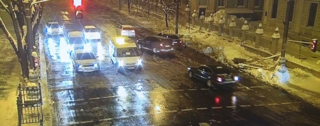 Рух вулицею Грушевського повністю розблоковано – поліція