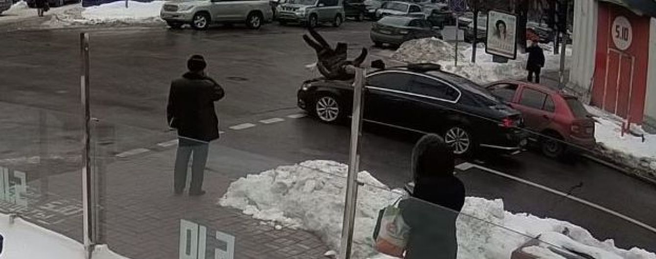 Поведение правоохранителей и личность пострадавшего: все о ДТП с кортежем Порошенко
