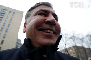 Саакашвілі стверджує, що Луценку скасували американську візу і зняли з літака в Амстердамі