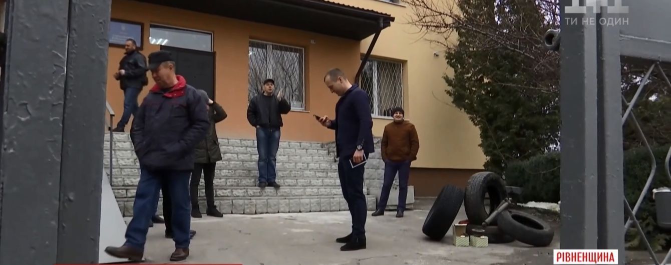На Рівненщині суд пішов назустріч водієві в його претензіях до автодору