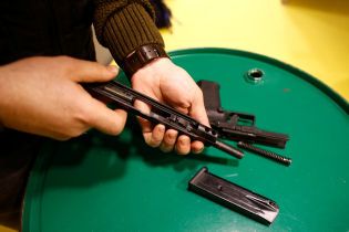 Подробиці переговорів із Угорщиною та стрілянина в Києві. П’ять новин, які ви могли проспати