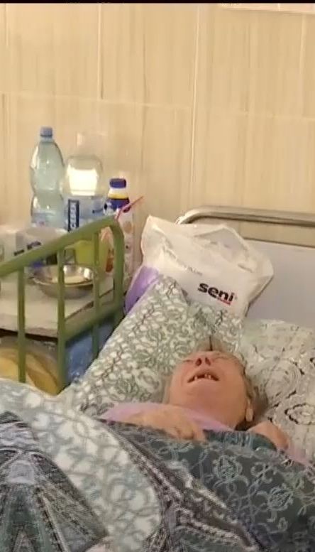 В столичной больнице девять месяцев живет бабушка, которую родственники отказываются забирать