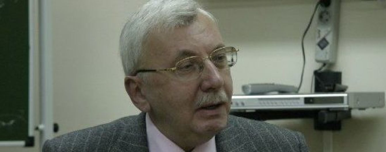 Декан Вищої школи телебачення МДУ заявив, що Слуцький має право "покласти руку на коліно або інше місце"